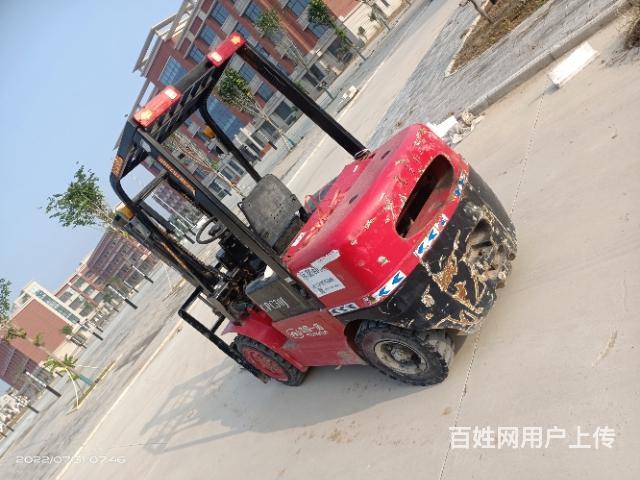 三吨叉车升高三米的图片