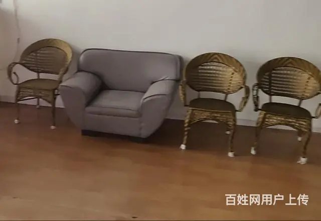 办公桌 - 图片 1